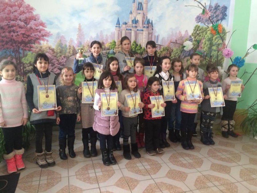 Кожне заняття &mdash; це не тільки теорія, а й практика та можливість позмагатися між собою та навіть спробувати отримат