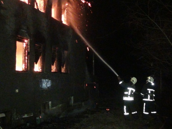 Гасили вогнь 17 пожежників на шести одиницях техніки