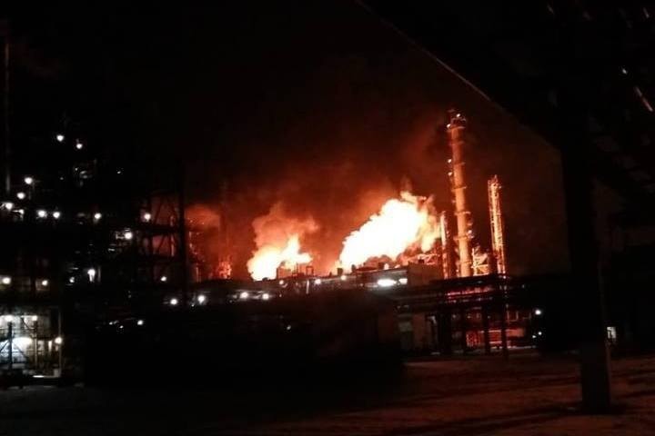 Ситуація ускладнювалася тим, що пожежу не можна було гасити | Фото: Володимир Микитин