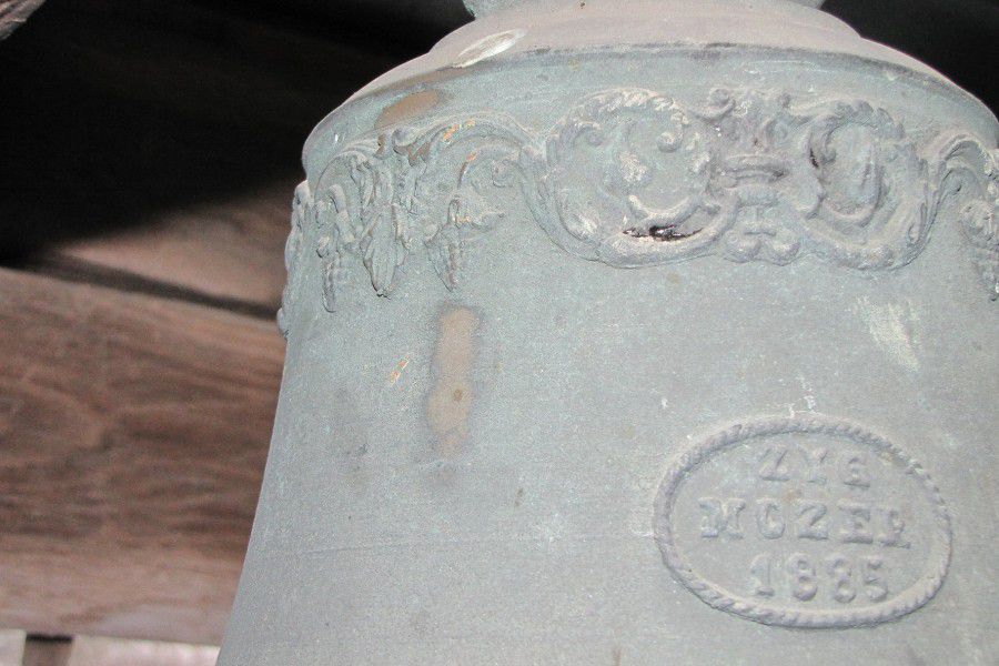 У Войнилові вдалось натрапити на найстаріший дзвін в районі &mdash; 1885 року з майстерні Зигмунта Мозера | Фото: Василь