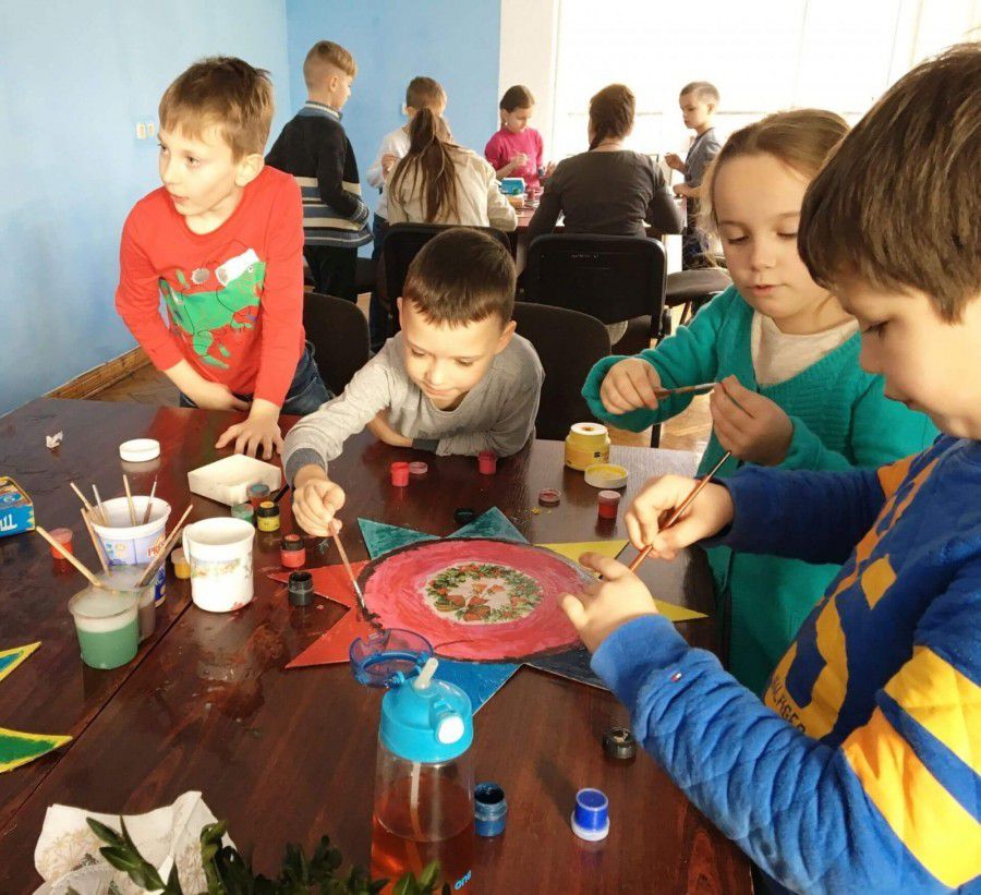 Новаки і новачки довідалися, що знаменує восьмикутна зірка у колядників &ndash; і виготовили свою