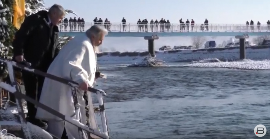 Чин освячення води в Лімниці здійснив настоятель храму святого Миколая о. Дмитро Кишенюк