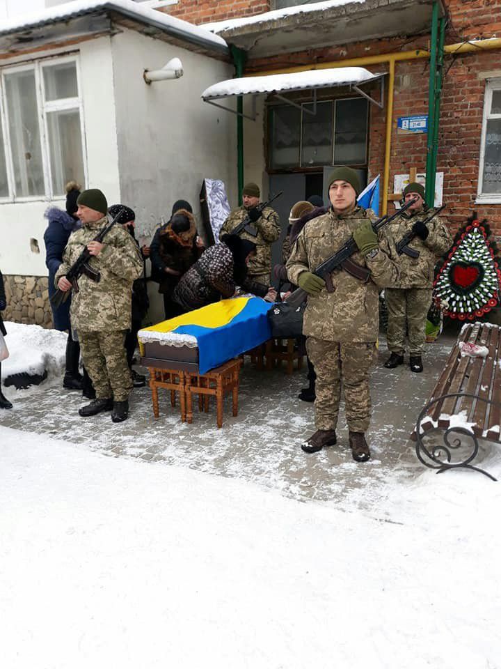 Військову службу проходив у складі танкового батальйону "Холодний Яр" полку &laquo;Азов&raquo;, а пізніше &mda