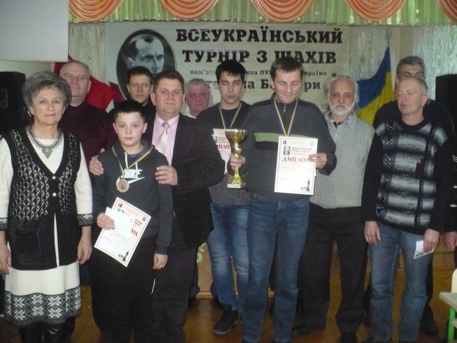 Чемпіоном 30-го традиційного шахового турніру, як і минулого року, став кандидат у майстри спорту з Долини Долини Михайл