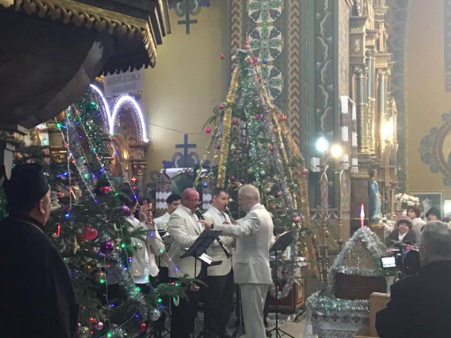 Для присутніх звучали коляди "Бог Предвічний", "Небо і земля", "Нова радість"