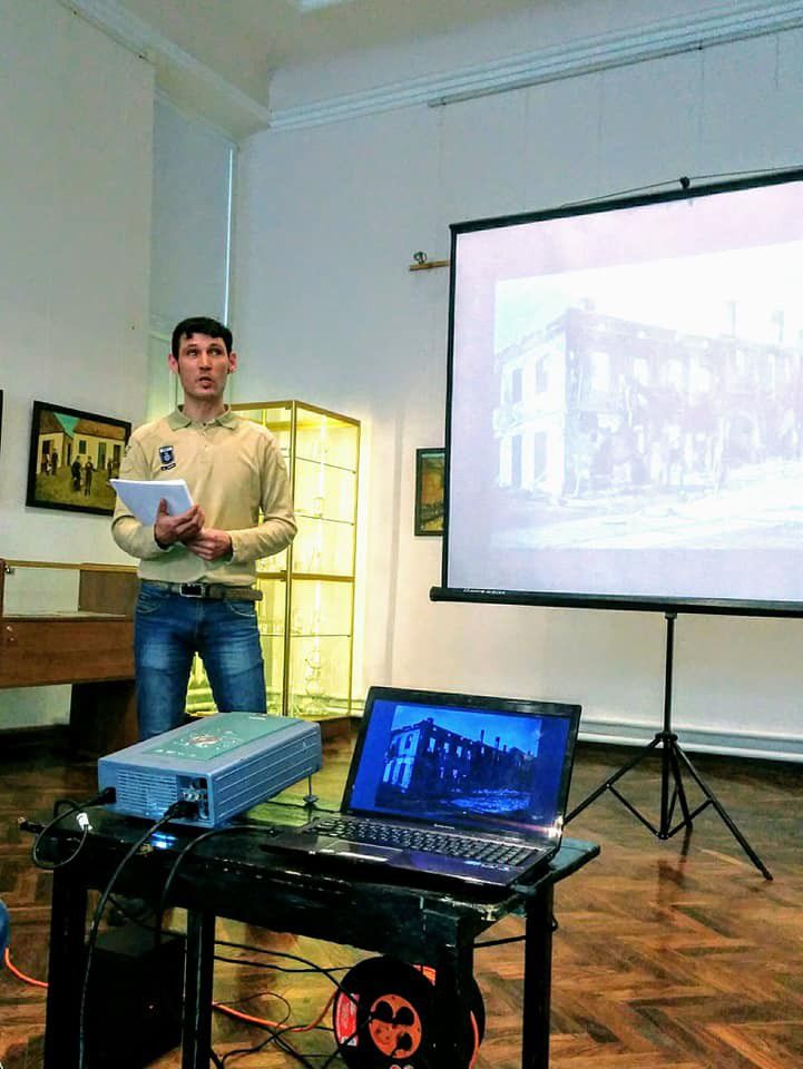 Василь Фіцак провів презентацію в день свого народження | Фото: Леся Габур