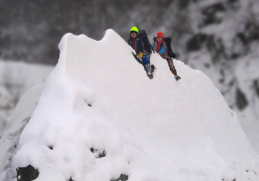 Готував їх вчитель, ніби справді дівчата підкорювали Еверест
