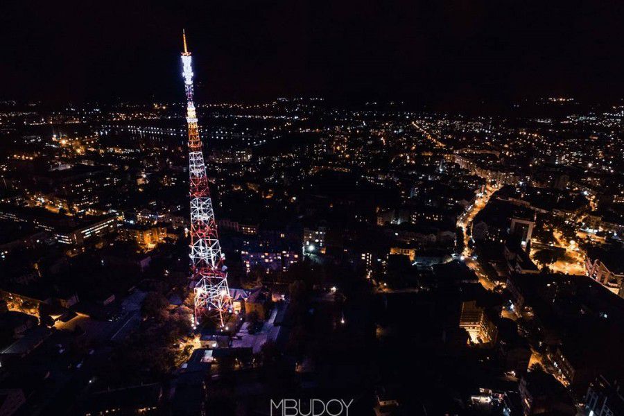 Хулігани вирішили вилізти на найвищу споруду Івано-Франківська