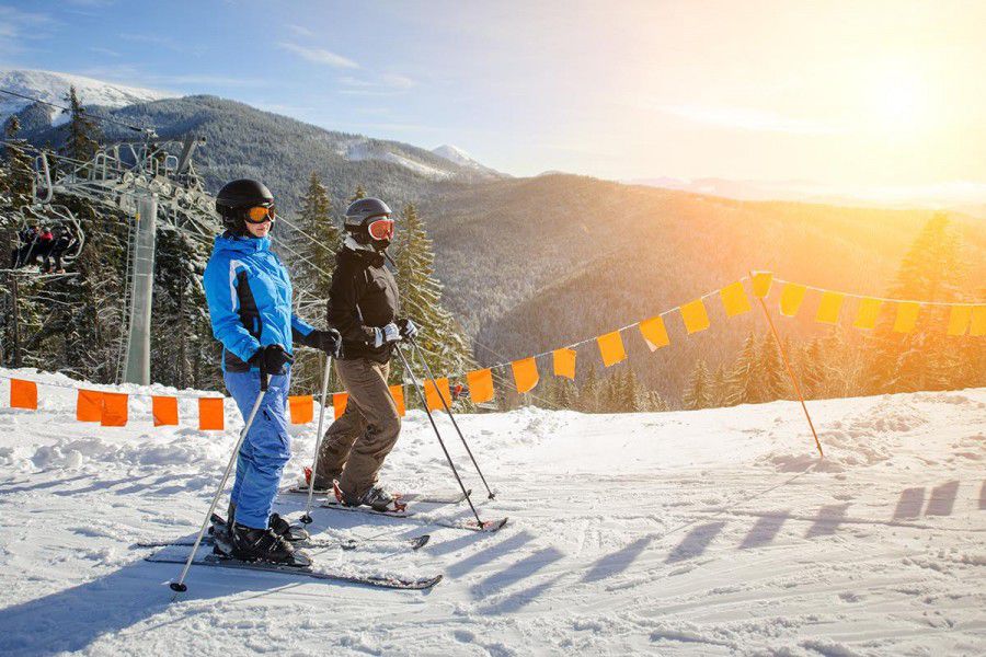 Взимку ледь не в кожному селі Прикарпаття можна покататися на лижах та сноубордах. Проте ілдером залишається "Буков