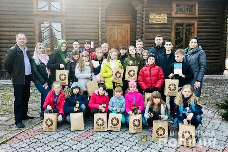 Малеча піднімалася у гори, побачила музей &laquo;Писанки&raquo; у Коломиї, відвідала стежки Довбуша на Яремчанщині