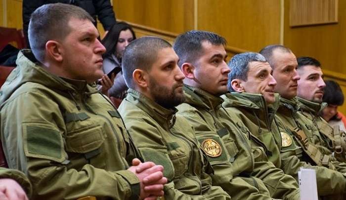 Наразі до охорони місцевих шкіл залучено 35 учасників АТО