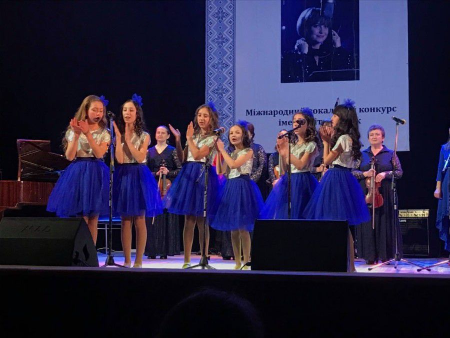 Журі , яке очолював народний артист України Павло Дворський, вручило Гран-прі калушанкам