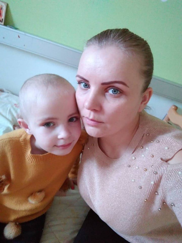 Матір онкохворої дівчинки Аннички Приймич благає про допомогу