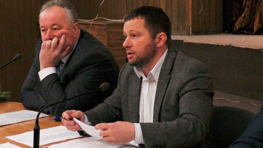 Райрада за пропозицією Віктора Гільтайчука доручила голові РДА також скоротити апарат