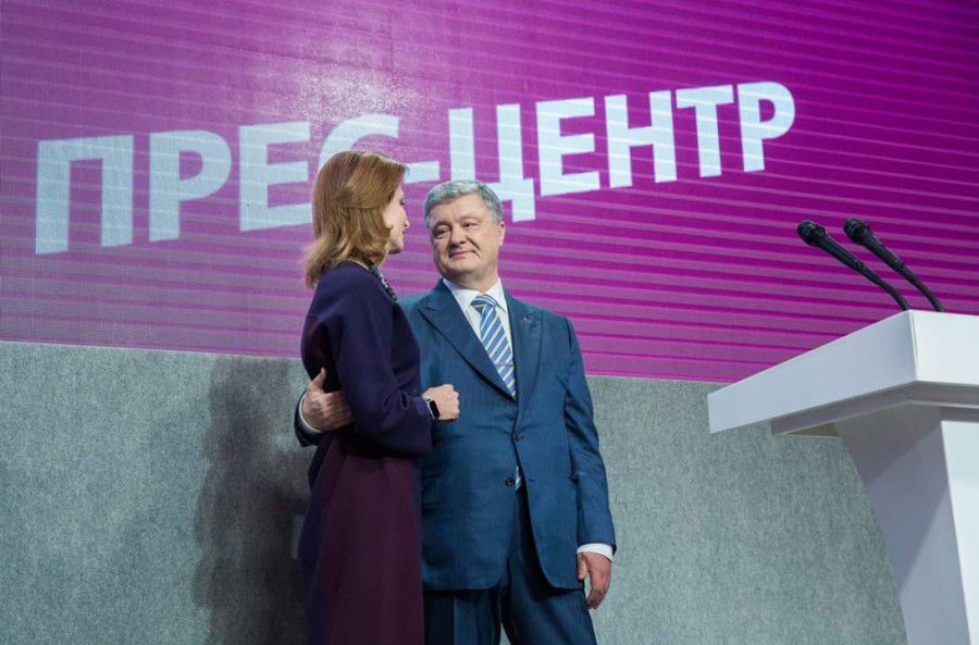 Петро Порошенко подякував за підтримку виборцям, родині, дружині і штабу