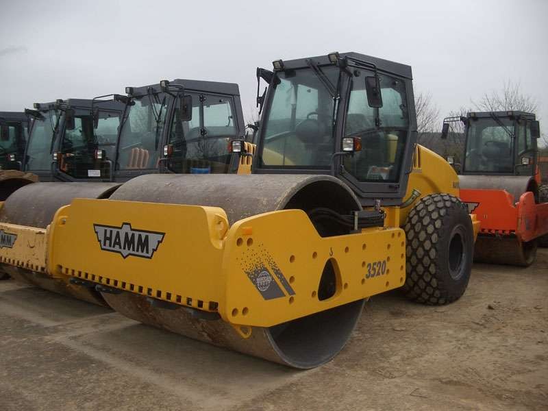 Ілюстрація. Каток-ущільнювач потрібен для того, щоб зменшити об&rsquo;єм сміття на полігоні та продовжити термін його ек