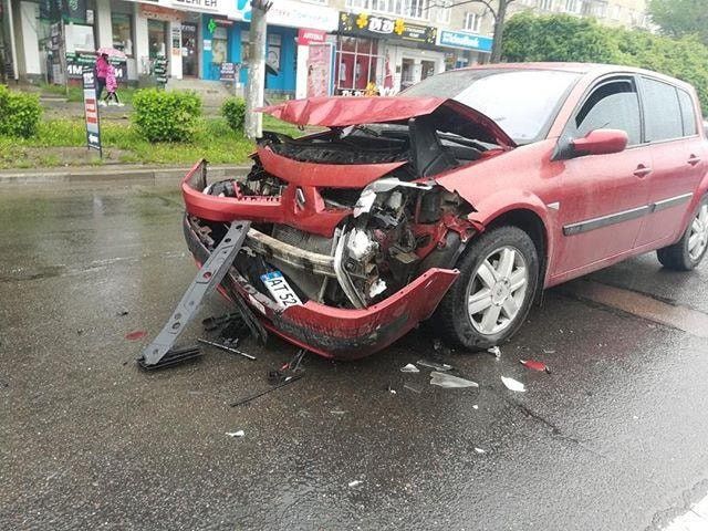 Автівка зазнала серйозних ушкоджень | Фото: Калуський формат/Facebook