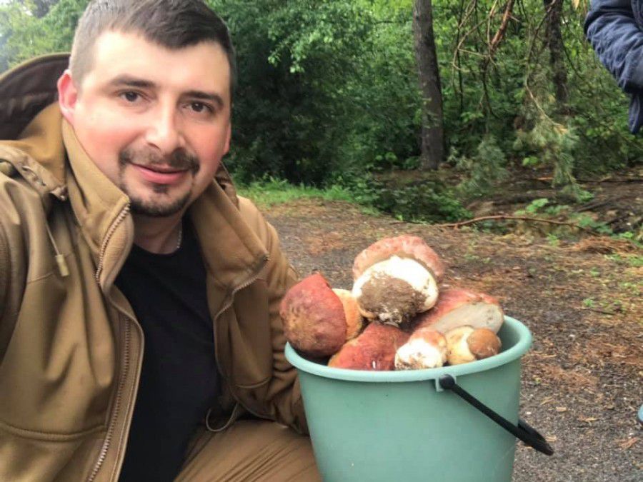 Прикарпатець оприлюднив у соцмережі світлини перших зібраних у Карпатах грибів