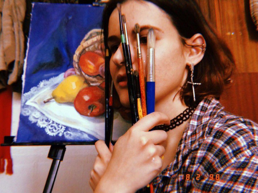 Талановита мисткиня виготовляє й успішно продає дивовижні вироби зі шкіри, займається живописом і художньою вишивкою