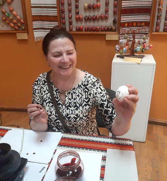 Загалом у колекції Музею зберігаються писанки з автографами майже пів сотні відомих особистостей