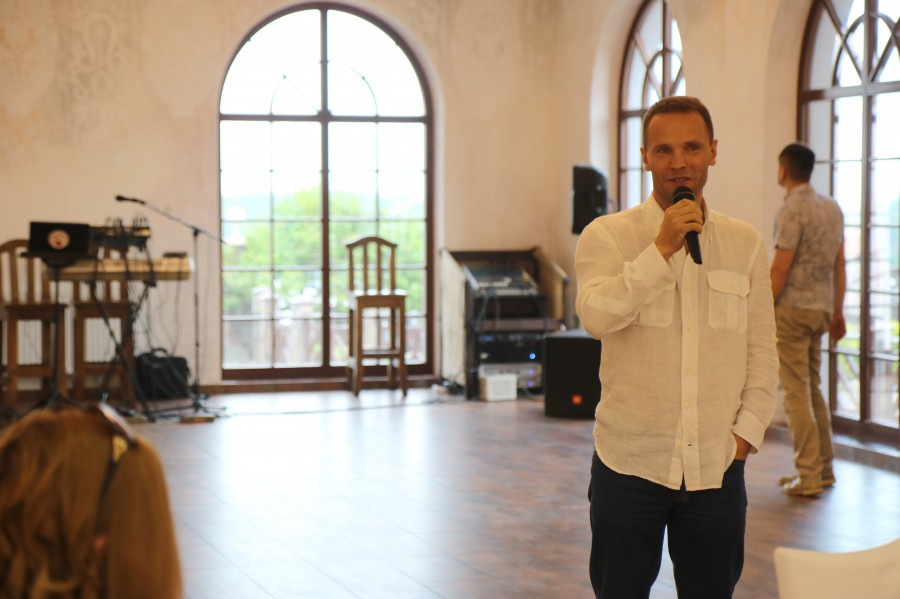 Політик не розуміє, для чого ставати народним депутатом по 5-6 разів поспіль