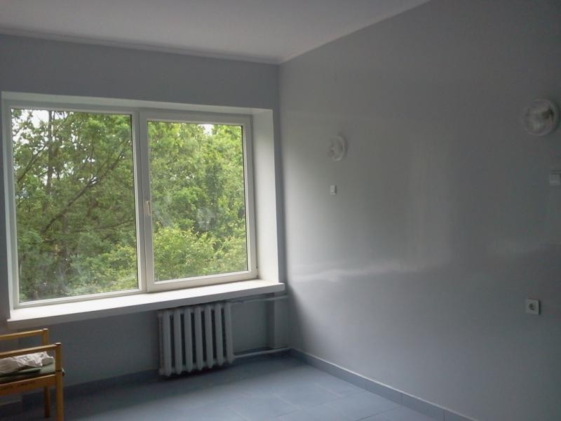 Головний лікар дитячої лікарні Ольга Герасимчук каже, що
до початку липня відкриють оновлене педіатричне відділення