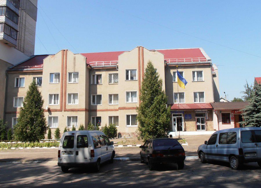 Брати участь у конкурсі діючий очільник Василь Рогів не планує, тож, у підсумку поліклініка отримає нового керівника