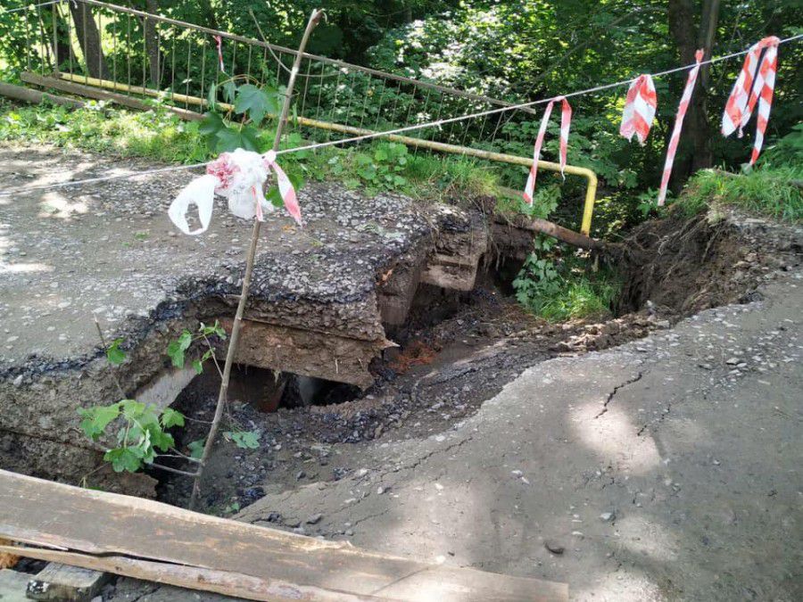 Об&rsquo;їзд до Космача відтепер є тільки через село Прокурава, що на відстані близько 35 км | Фото: Міша Хоптій