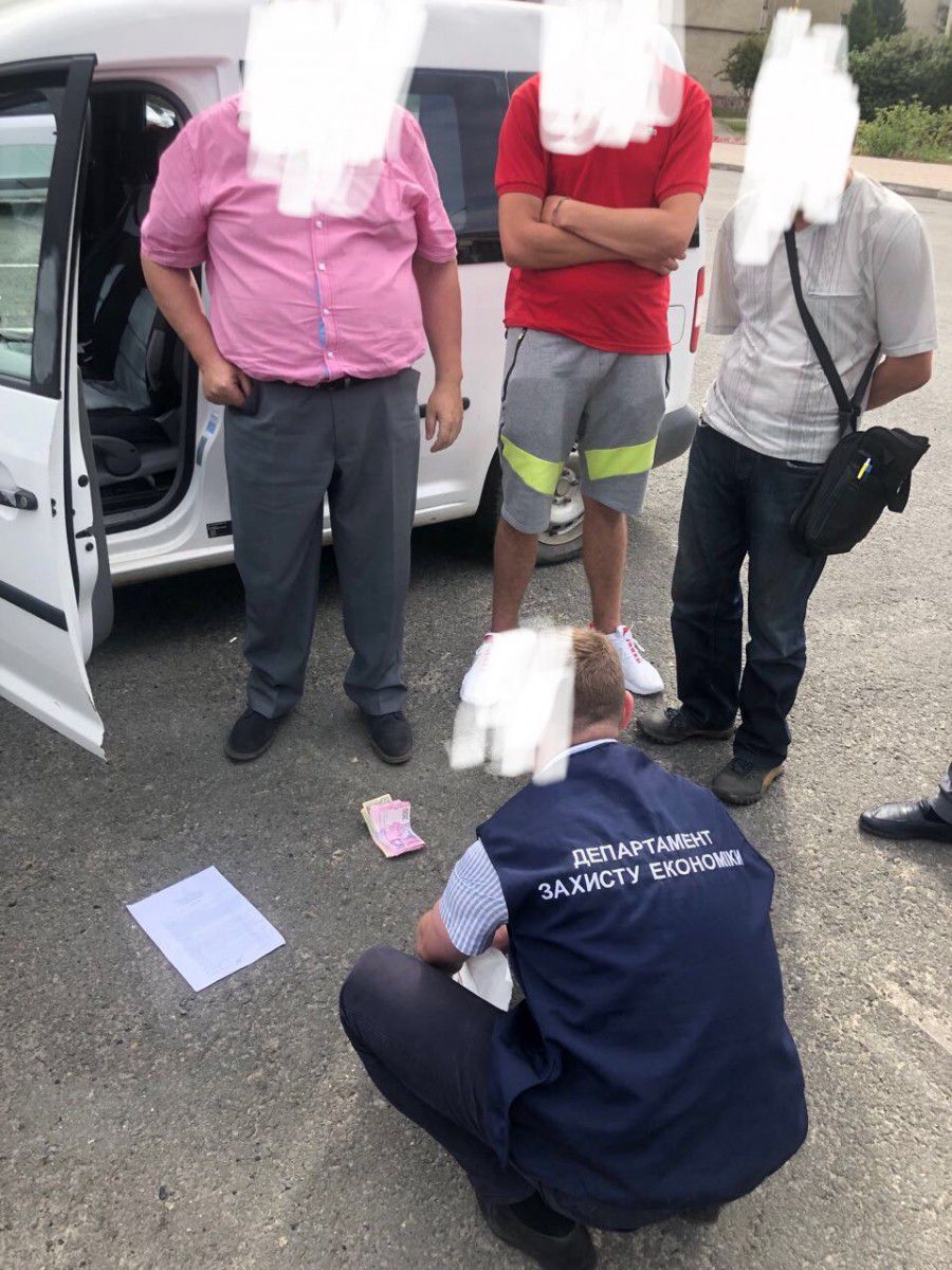 Начальник відділу Долинської РДА отримав хабар від підприємця в сумі 7000 тис. грн.