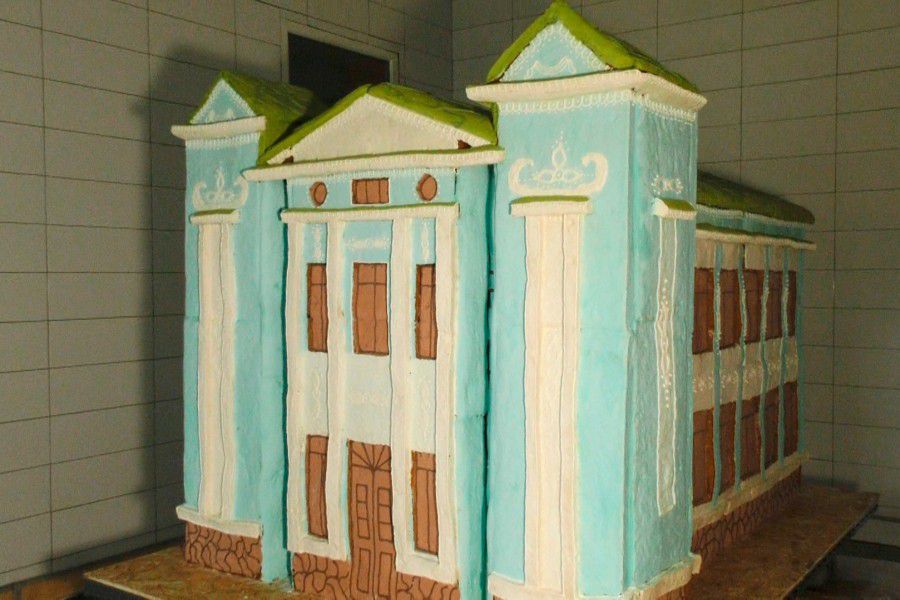 Найбільше для медового концертного залу використали меду &mdash; близько 100 кг