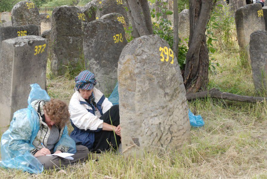 Є вірогідність того, що в Калуші інший цвинтар &ndash; більш старий, кажуть науковці НаУКМА | Фото: Юдаїка в Києво-Могил