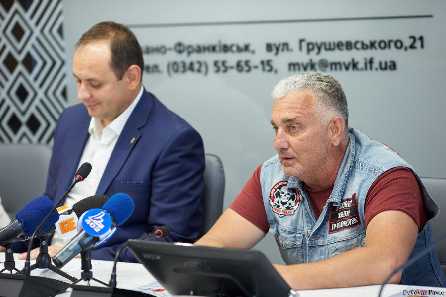 Уперше в місті можна буде піднятись на повітряній кулі. А для малечі організують битву фарбами холі, кажуть організатори