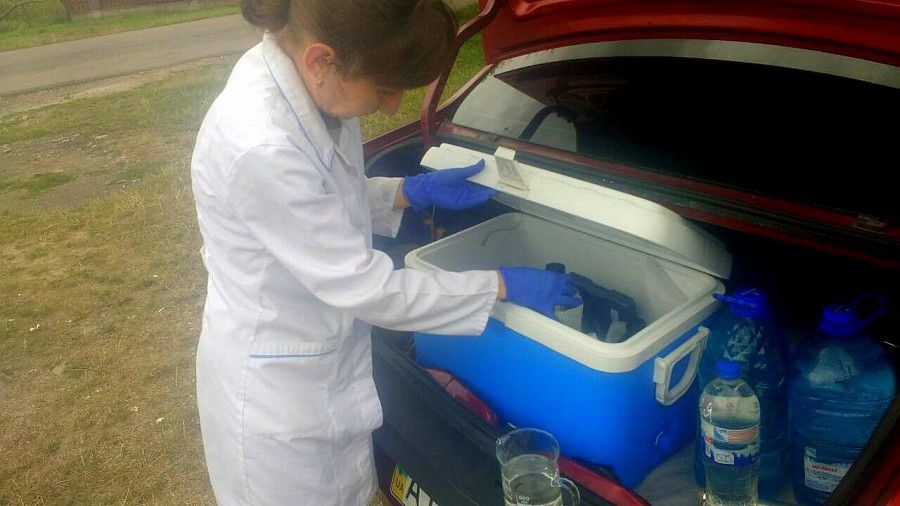 Відібрані зразки перевірять на вміст пестицидів, поліароматичних вуглеводнів та летких органічних сполук.