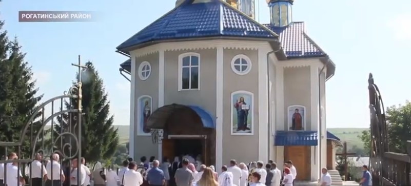 Щоб відновити храм, парафіянам знадобилося близько 10 років.