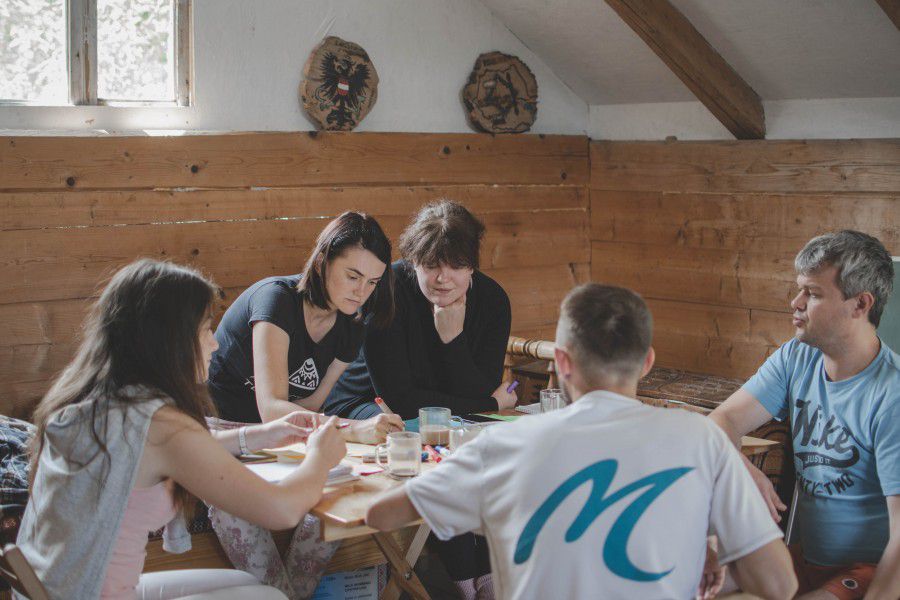 Учасники об'єдналися у команди та почали розробляти власні ініціативи, які презентували  наприкінці навчання.