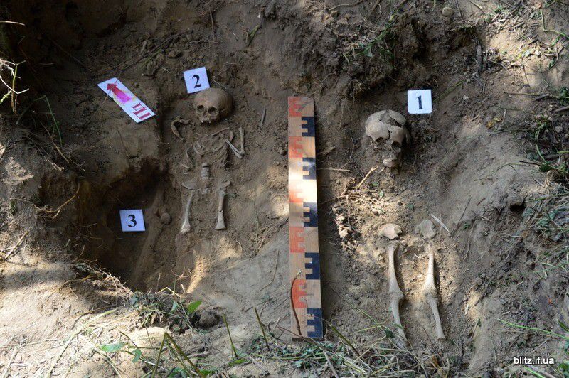 "Людям навіть не було де прилягнути. Щодня або щоночі тут проводились допити, побиття, тортури, знущання