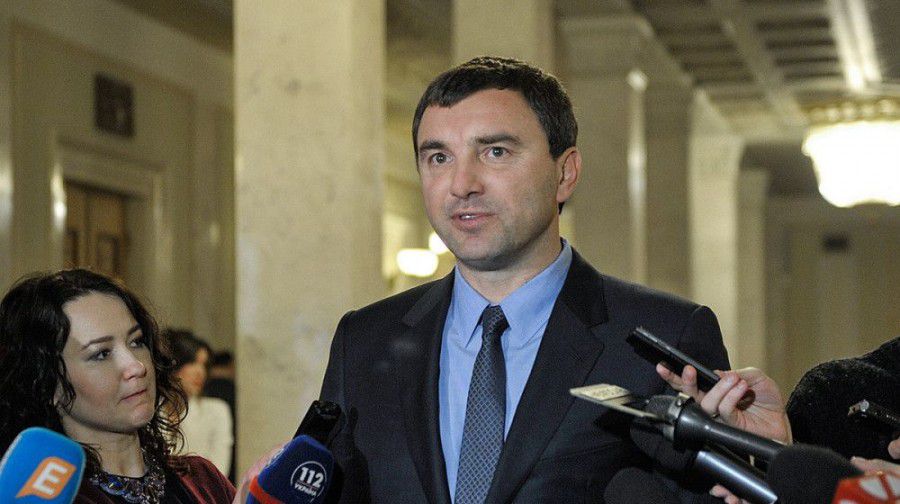 Як свідчить опублікована напередодні виборів до парламенту на сайті НАЗК декларація, нардеп Андрій Іванчук справді довол