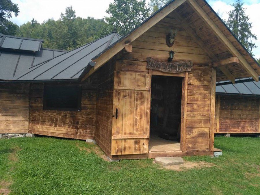 На Косівщині відкрили сироварню, в якій гості зможуть покуштувати сир із козячого молока.