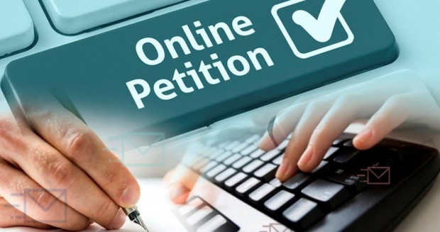 Авторка петиції пропунує міській владі самій вирішувати всі адміністративні проблеми, які виникають у мешканців при змін