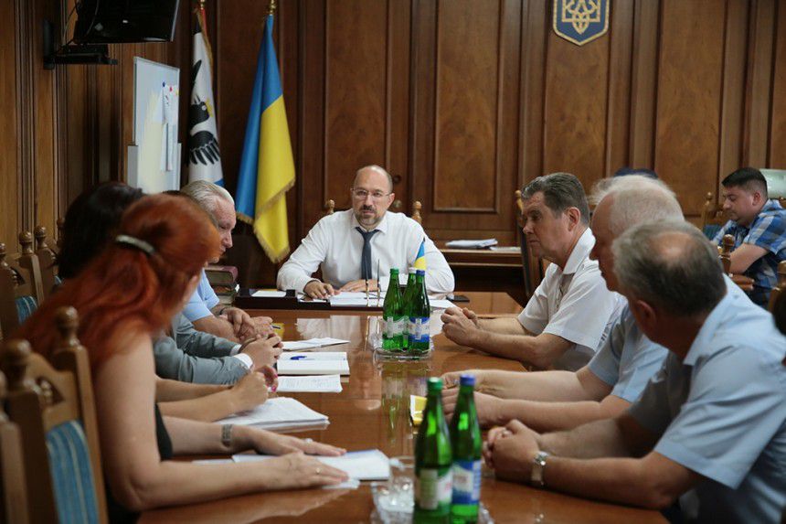 Під час зустрічі йшлося про встановлення диспетчерської вежі та інструментальної системи посадки, проведення інвентариза