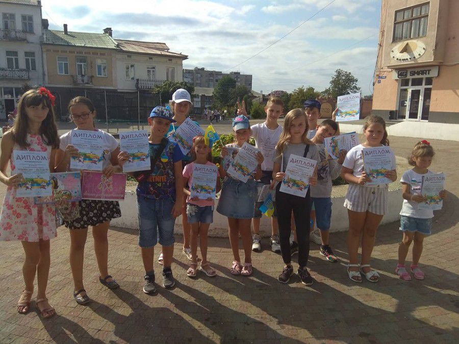 Всі, хто брав участь у квесті, на згадку отримали дипломи та подарунки.