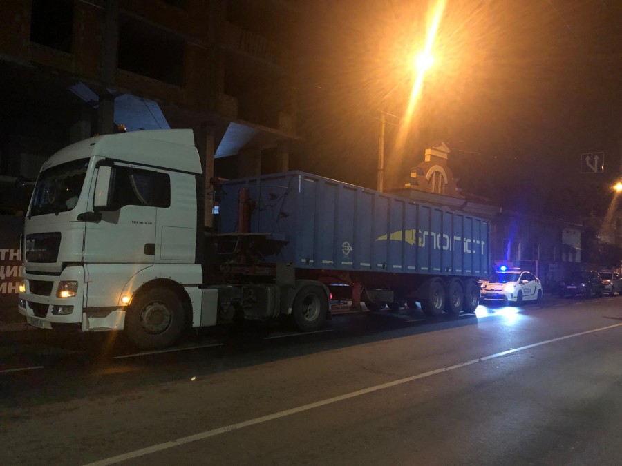 Водія та транспортний засіб затримали в Івано-Франківську на вулиці Василіянок