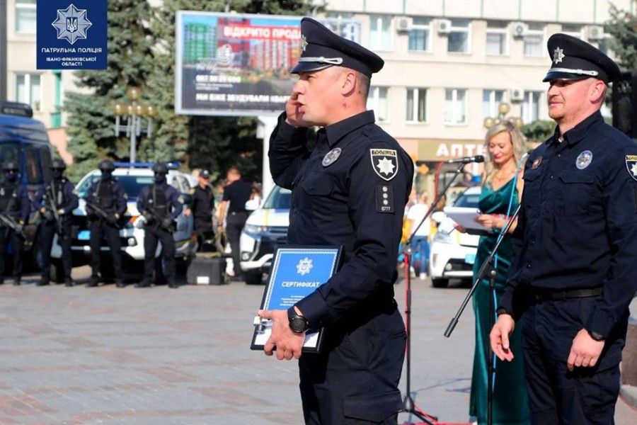 Патрульні рятували людей, сумлінно несли службу, проявляли професіоналізм та свідомість