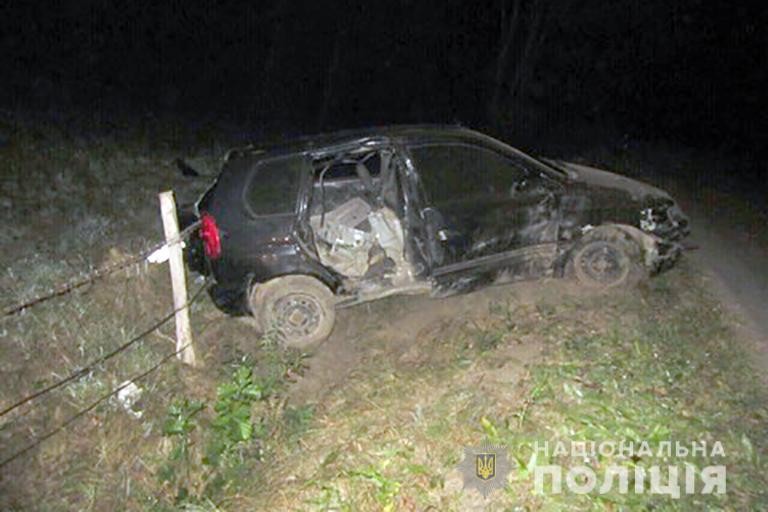 Водій та пасажир автомобіля перебувають у лікарні.