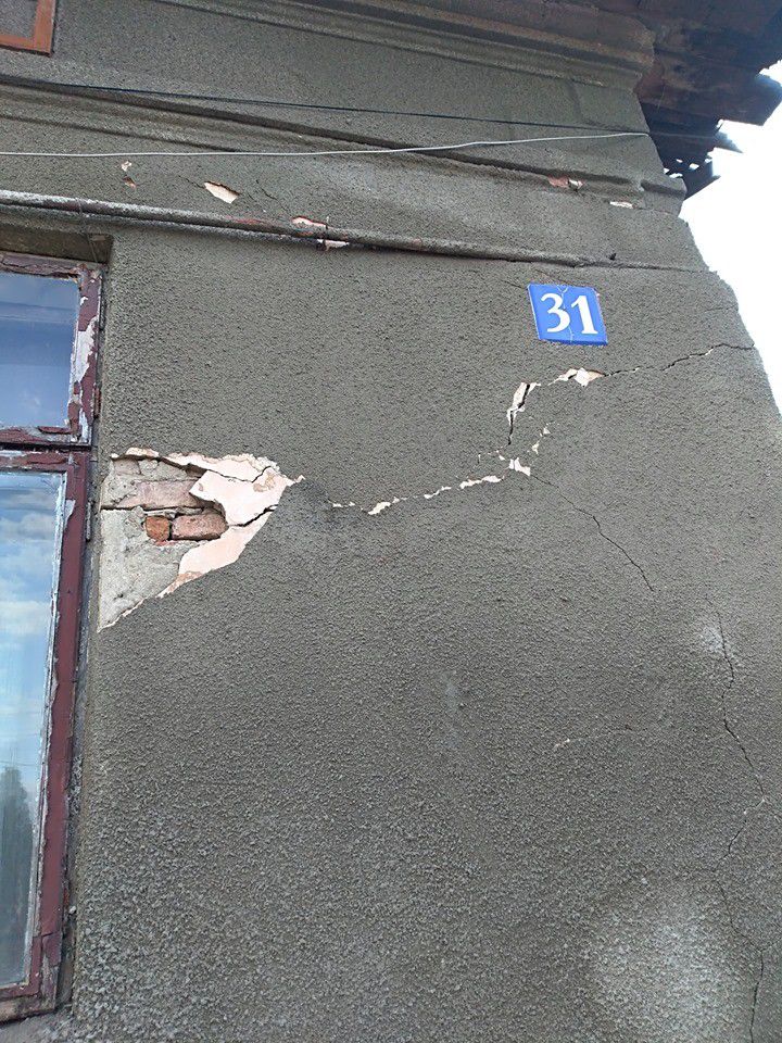 У Калуші будинок на вулиці Грушевського знаходиться в аварійному стані.