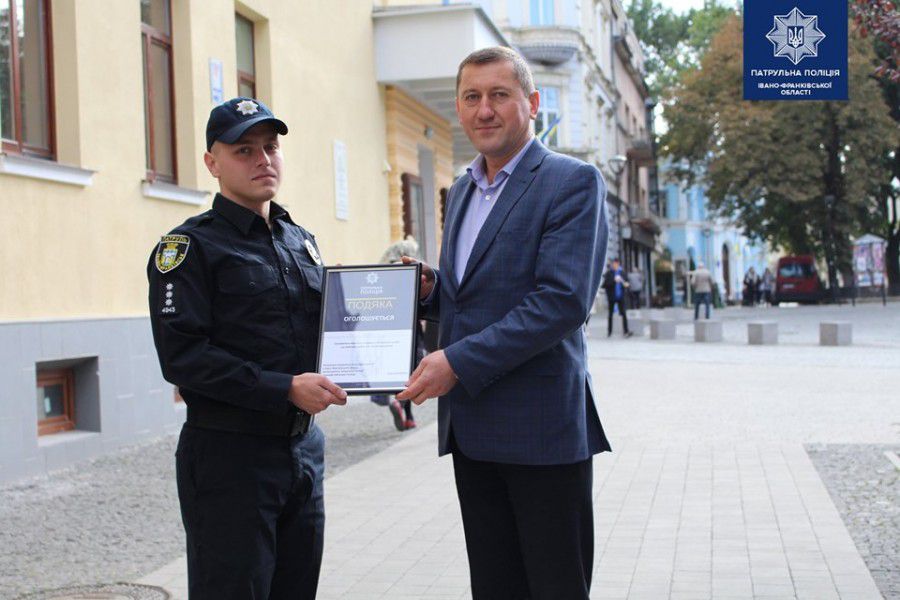 Патрульна поліція подякувала чоловіку за відважний вчинок.