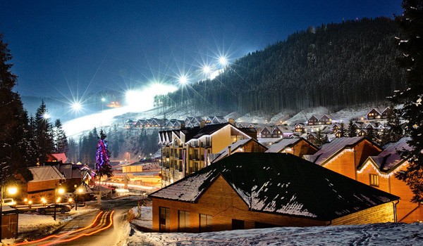 Ілюстрація. Охочі відсвяткувати Новий Рік в Карпатах уже почали бронювати номери в готелях.