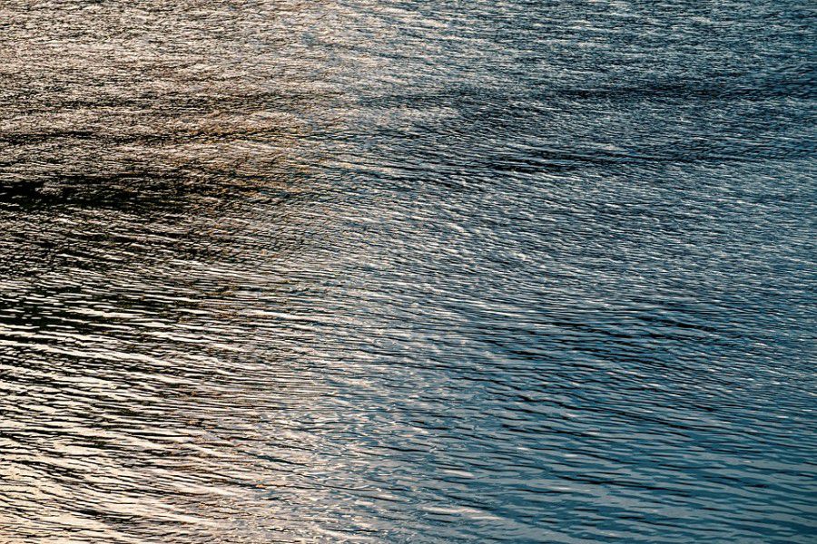 Ілюстрація. Жінка в нервовому стані знаходилася біля води 