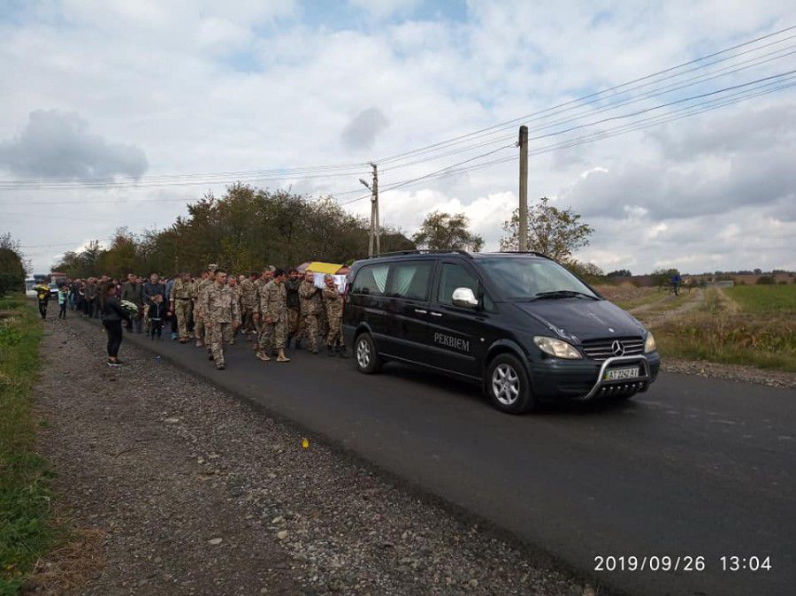 Прощання з покійним розпочалося 26 вересня в Народному домі села Довгий Войнилів