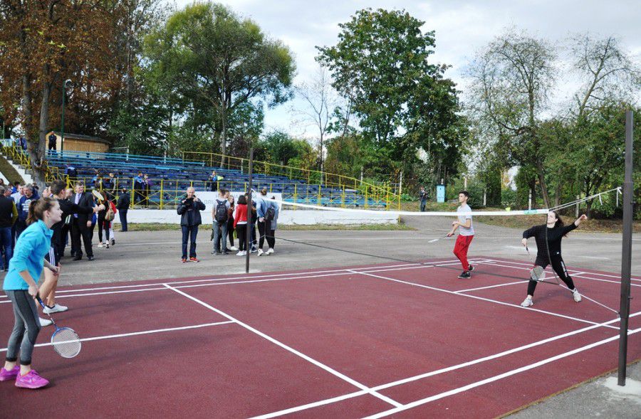 110 тисяч гривень на високопрофесійний бадмінтонний майданчик були виділені зі спецфонду Прикарпатського університету